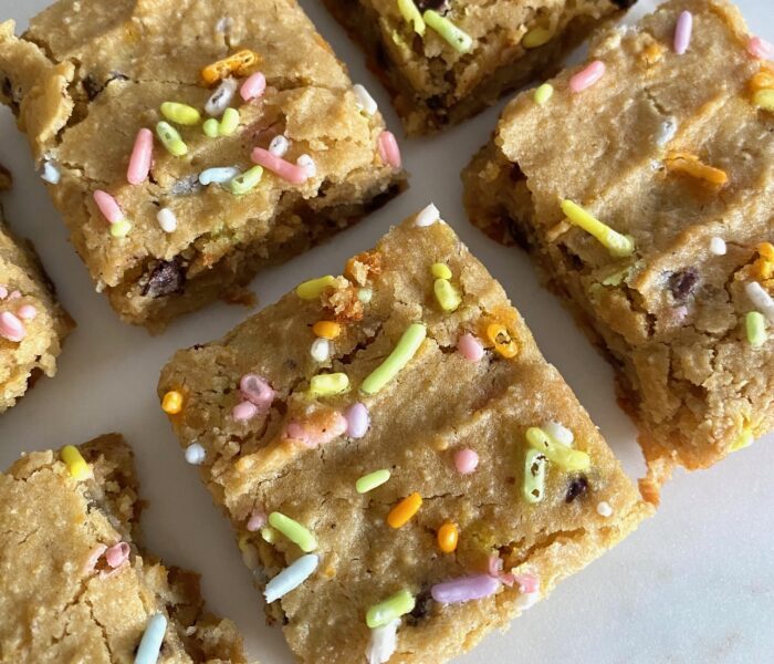 Chickpea Tahini Blondies (GF, Vegan)